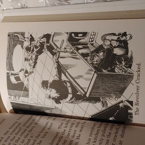 3/$50 Great Illustrated Classics 4 books - Picture 8 of 11